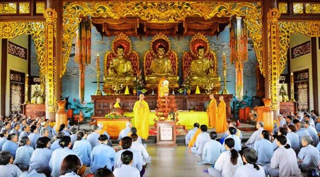 Tham dự các lễ hội và hoạt động Phật giáo