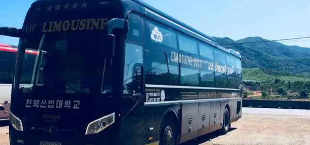 Nhà xe Hoàng Tốt