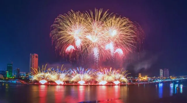 Quảng trường đường Bạch Đằng