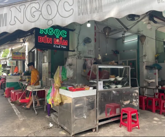 Bún mắm heo quay Ngọc Đà Nẵng