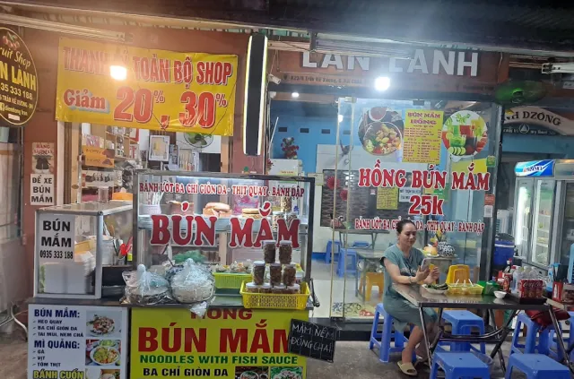 Bún mắm heo quay Hồng Đà Nẵng